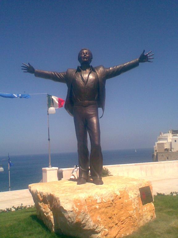 Welcome Holiday House Polignano a Mare Esterno foto